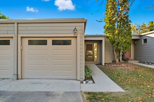 715 Skynob Dr, Ann Arbor, MI, 48105-2598 | Card Image