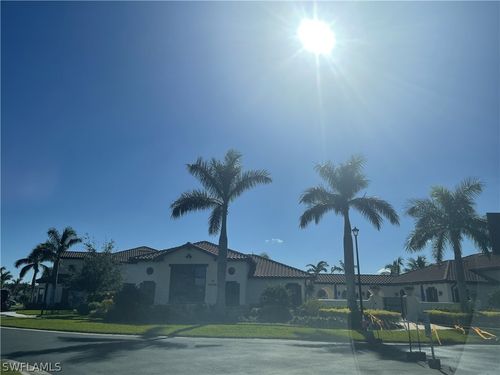 unit-205-15126 Palmer Lake Cir, NAPLES, FL, 34109-9055 | Card Image