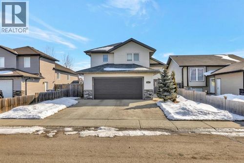 2305 46 Ave, Lloydminster, SK, S9V0Z5 | Card Image