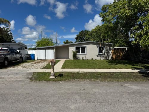 4541 Sw 40th St, West Park, FL, 33023-5525 | Card Image
