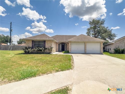 317 Cromwell Dr, Victoria, TX, 77901-1004 | Card Image