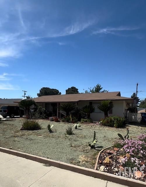 913 Cherry Hills Dr, Bakersfield, CA, 93309-2984 | Card Image