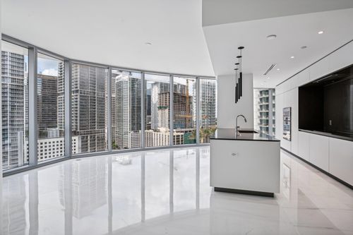 1907-300 Biscayne Boulevard Way, Miami, FL, 33131-2276 | Card Image