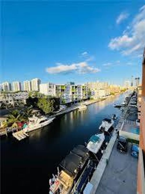 apt-505-3545 Ne 167th St, North Miami Beach, FL, 33160-3566 | Card Image