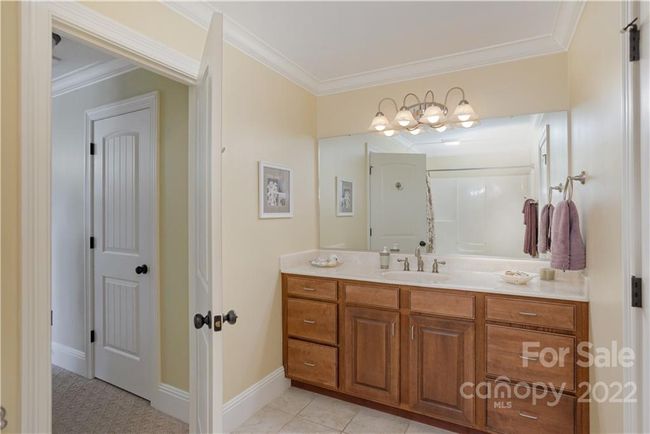 Jack and Jill bathroom | Image 34