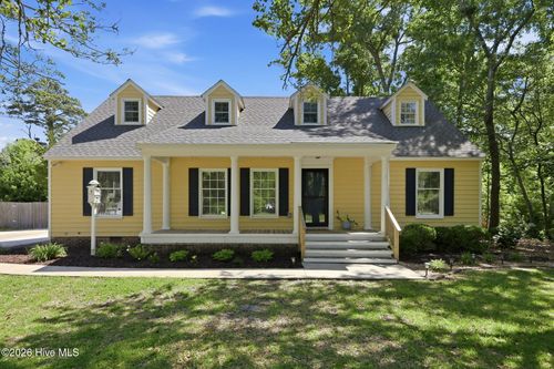 105 Taylor Ln, Morehead City, NC, 28557-2520 | Card Image