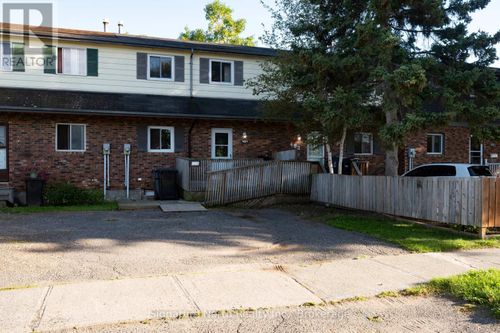 454 Wentworth Cres, Thunder Bay, ON, P7A7S8 | Card Image