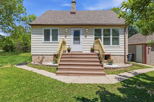11810 W Howard Ave, Greenfield, WI, 53228-1845 | Card Image