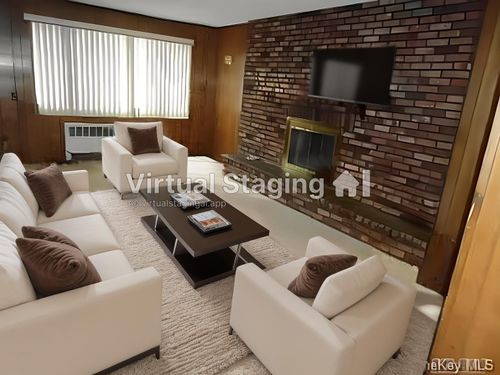 12 W Shore Rd, Manhasset, NY, 11030-1831 | Card Image