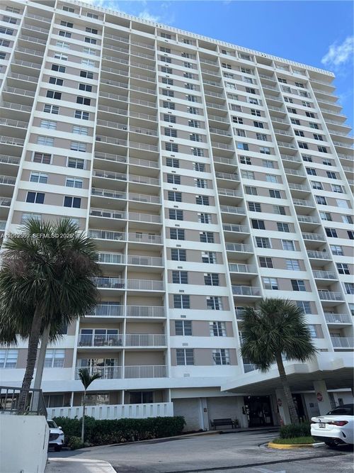 1903-300 Bayview Dr, Sunny Isles Beach, FL, 33160-4773 | Card Image