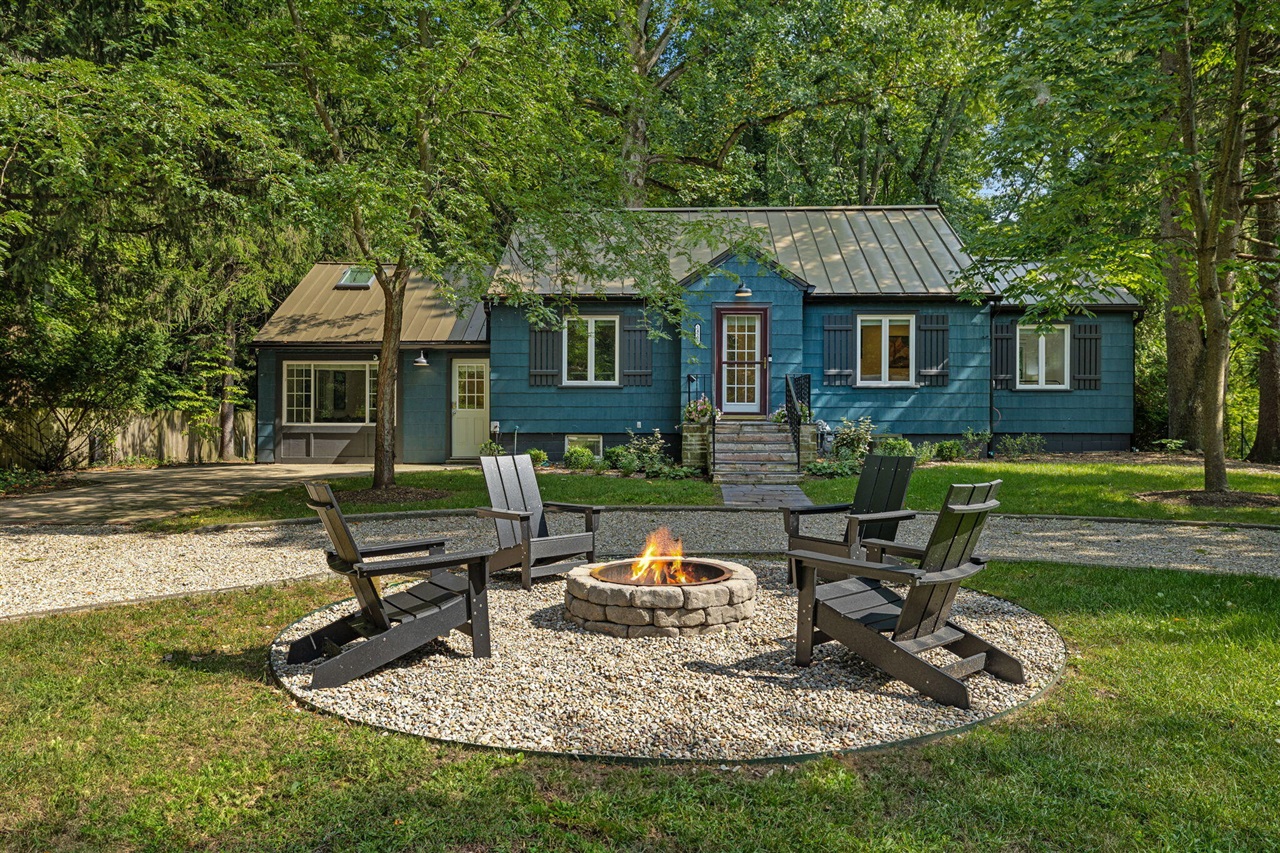 Lakeshore Rd, Lakeside, MI 49116