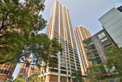 3204 - 400 E Ohio Street, Condo with 2 bedrooms, 2 bathrooms and 1 parking in Chicago IL | Image 1