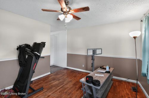2910 Bradley St, Paducah, KY, 42003-3450 | Card Image