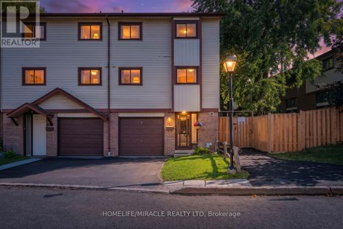 63-63 Mccallum Crt, Brampton, ON, L6W3M4 | Card Image