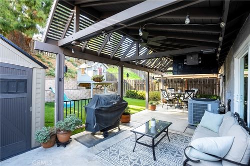 28291 Bockdale Ave, Canyon Country, CA, 91387-3202 | Card Image