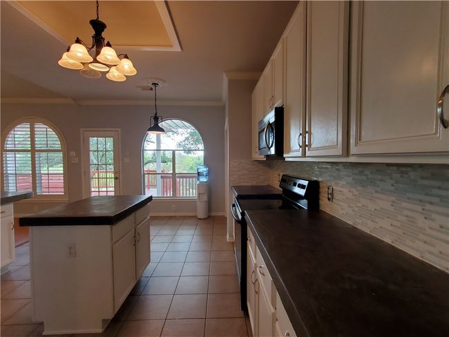 10400 W Cave Loop, House other with 4 bedrooms, 2 bathrooms and 5 parking in Dripping Springs TX | Image 16