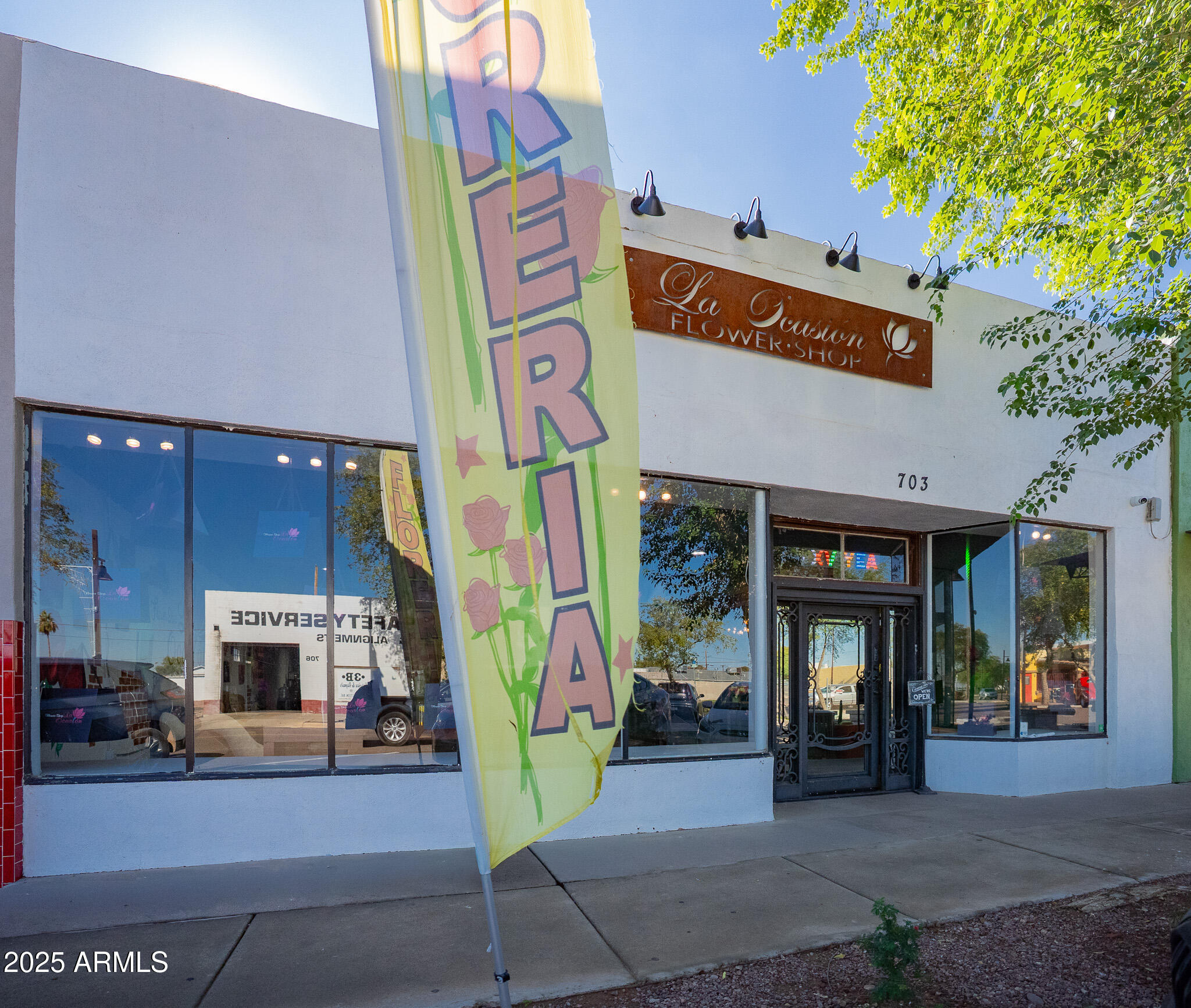 Commercial Sale in Avondale 4