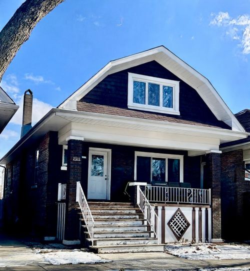 2511 Elmwood Ave, Berwyn, IL, 60402-2627 | Card Image