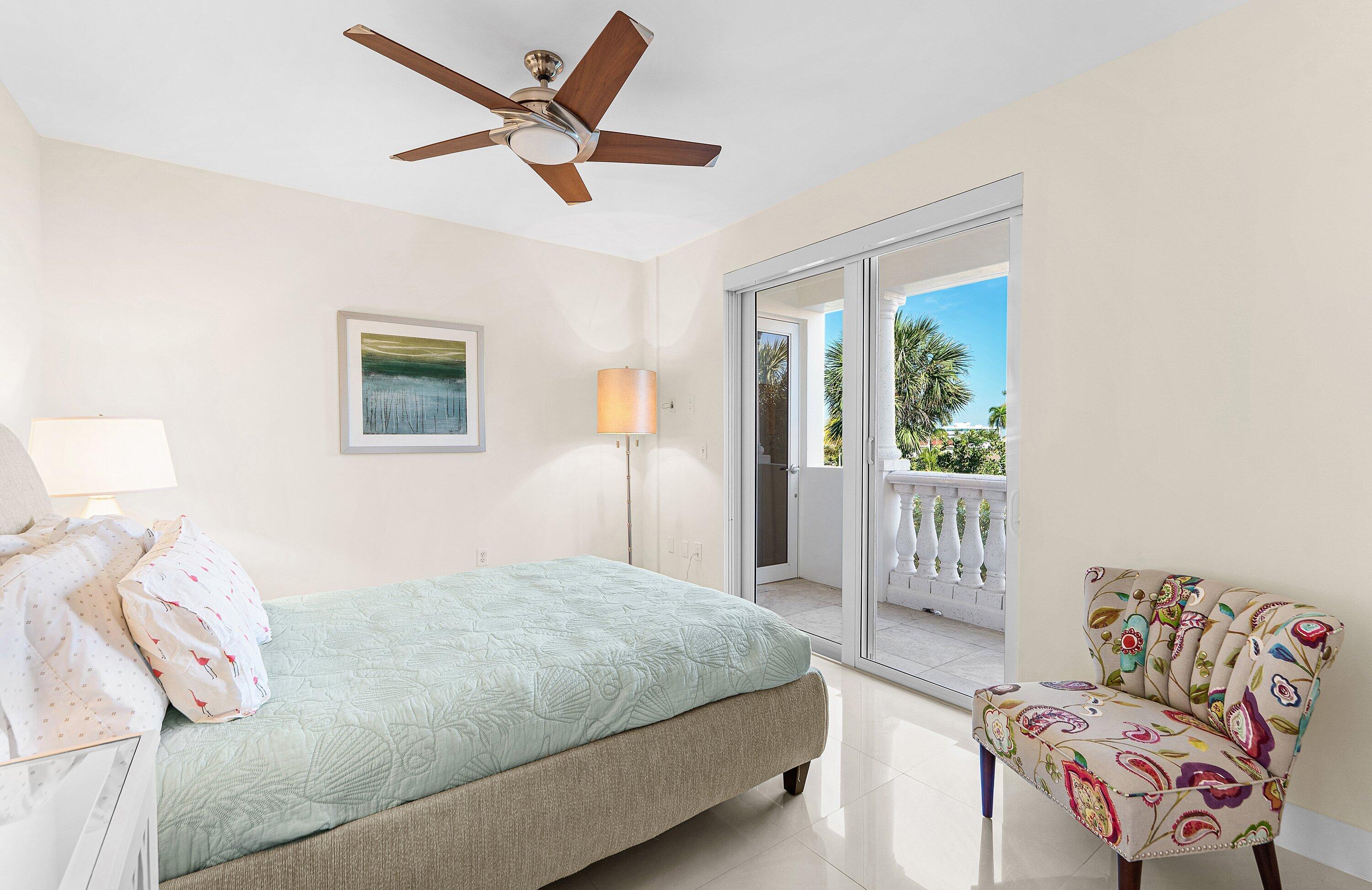 Residential in Palm Beach Shores 5