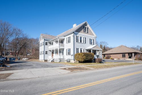 135 Maple Ave, Saratoga Springs, NY, 12866-2458 | Card Image
