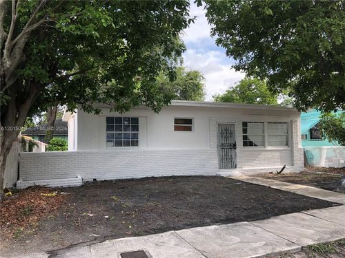 166-166 Nw 68th Ter, Miami, FL, 33150-4020 | Card Image