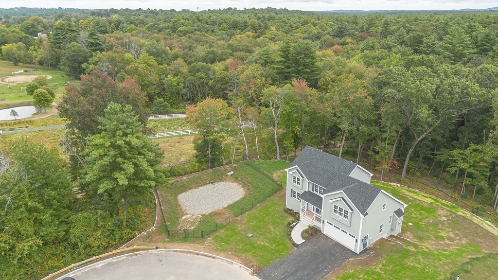 Katie Ln, Groveland, MA 01834