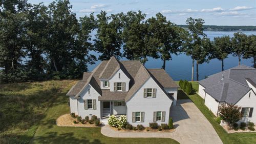 69 Crown Point Dr, Muscle Shoals, AL, 35661 | Card Image