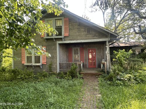 109 Old Deer Lodge Pike, Deer Lodge, TN, 37726-4239 | Card Image