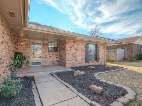 2100 Vanishing Trl, Edmond, OK, 73013-2759 | Card Image