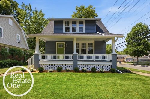 819 Notre Dame Street, Grosse Pointe, MI, 48230 | Card Image