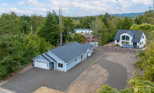33 Butterfly Ln, Pacific Beach, WA, 98571-5030 | Card Image