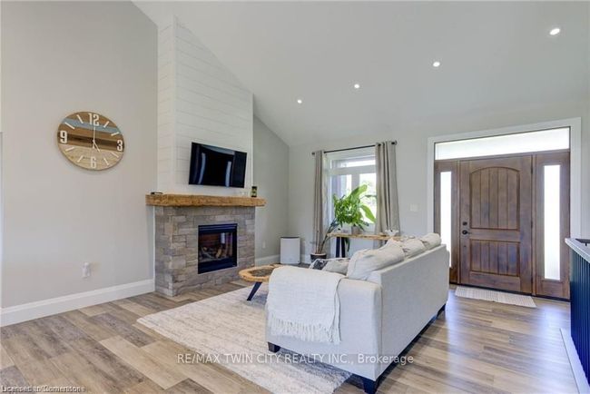 21 Paxton St, House other with 4 bedrooms, 3 bathrooms and 6 parking in Holyrood ON | Image 6