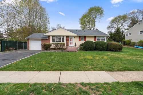 38 Miller Blvd, Syosset, NY, 11791-3510 | Card Image