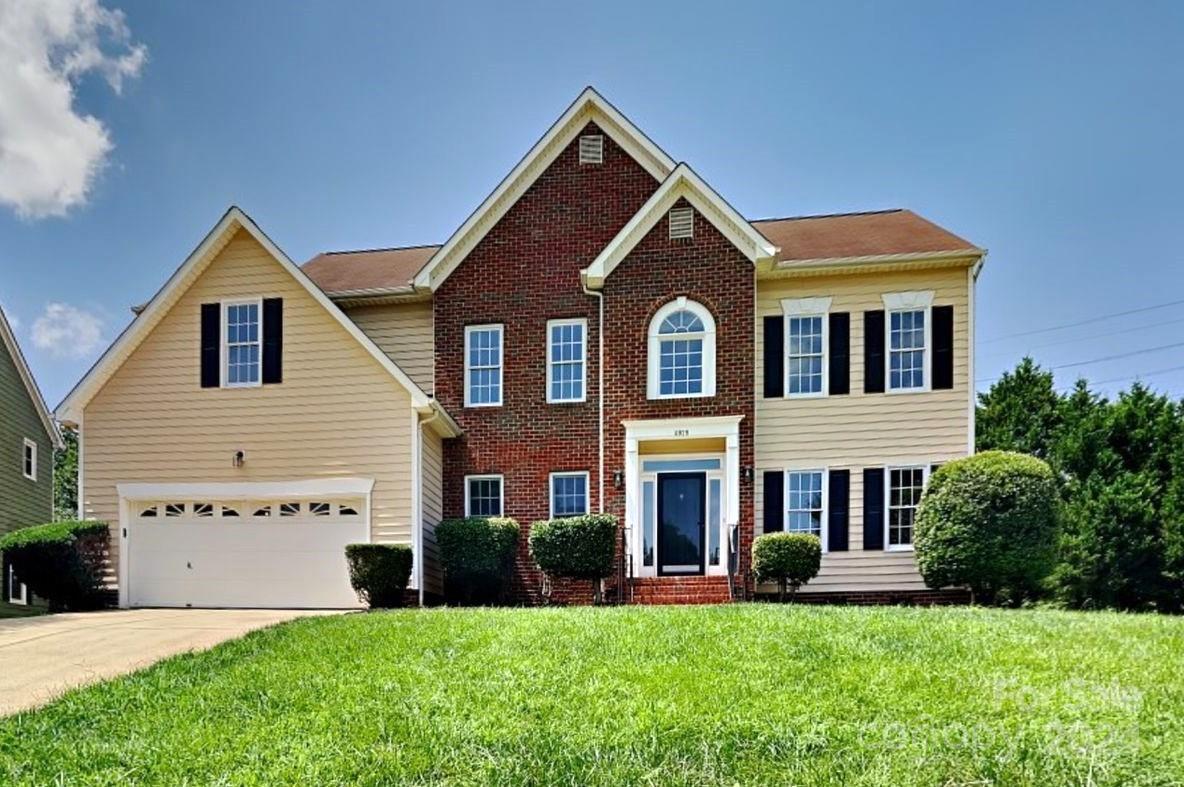 Chestnut Knoll Ln, Charlotte, NC 28269