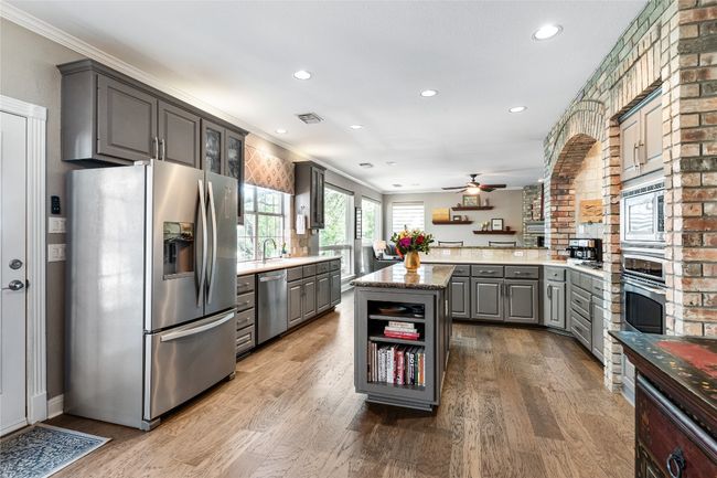 102 Cheerful Ct, House other with 4 bedrooms, 3 bathrooms and 6 parking in Lakeway TX | Image 8
