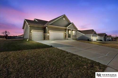 2205 Hedgeapple Rd, Plattsmouth, NE, 68048-5686 | Card Image