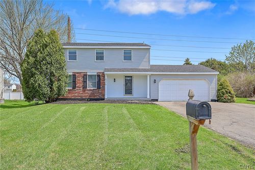 8026 Pickett Ln, Cicero, NY, 13039-9056 | Card Image