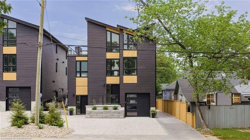 55 Centre St, Grand Bend, ON, N0M | Card Image
