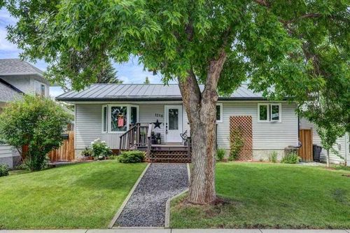 1218 Centre St, Carstairs, AB, T0M0N0 | Card Image