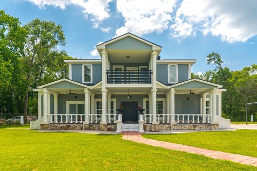 17128 Spindle Oaks Dr, Conroe, TX, 77385-4545 | Card Image