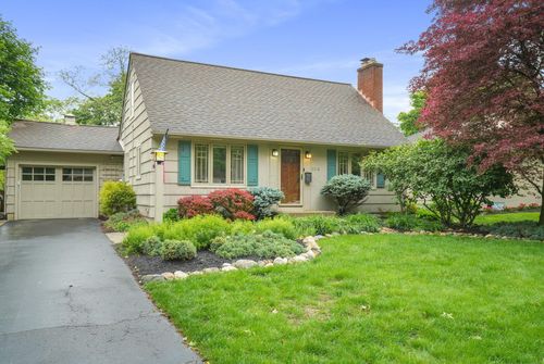2314 Woodstock Rd, Upper Arlington, OH, 43221-1871 | Card Image