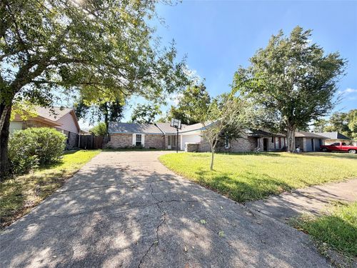 10410 Sagetrail Dr, Houston, TX, 77089-2110 | Card Image