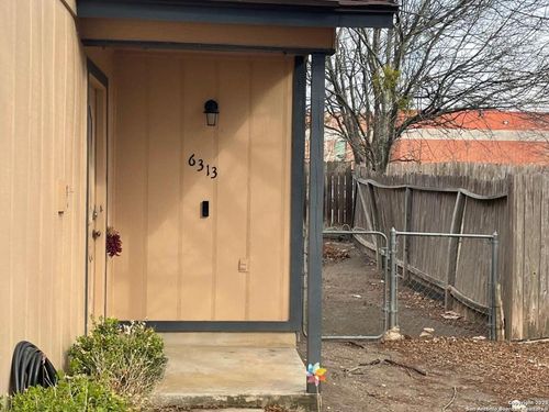 6313 Waddesdon Wood, San Antonio, TX, 78233-3992 | Card Image