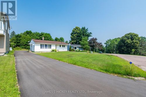 60 Laurier Ave, Deep River, ON, K0J1P0 | Card Image