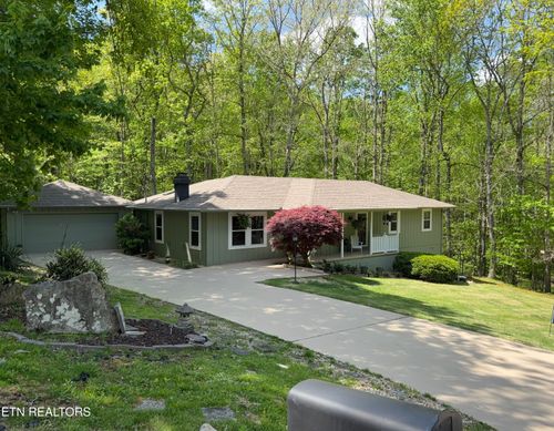 226 Snead Dr, Crossville, TN, 38558-7706 | Card Image