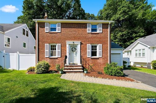 11 Monroe Ave, Roseland, NJ, 07068-1342 | Card Image