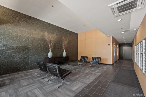 unit-1804-432 S Washington Ave, Royal Oak, MI, 48067-3865 | Card Image