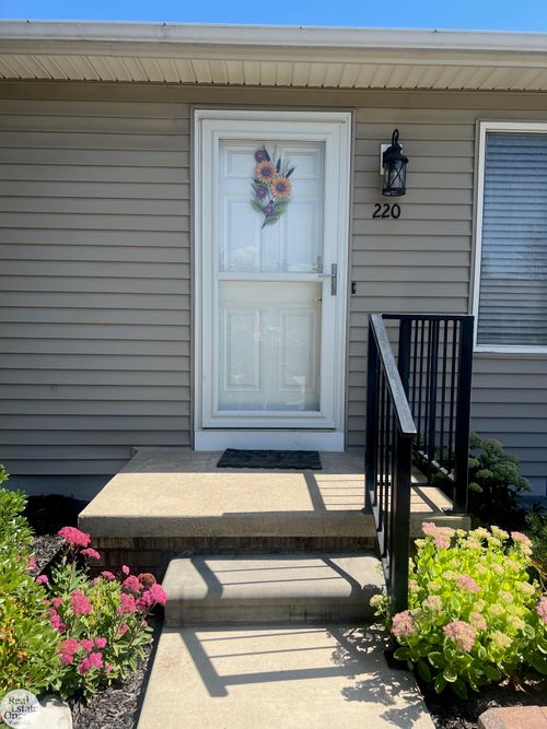 220 Huron Ln, Marine City, MI, 48039-1434 | Card Image