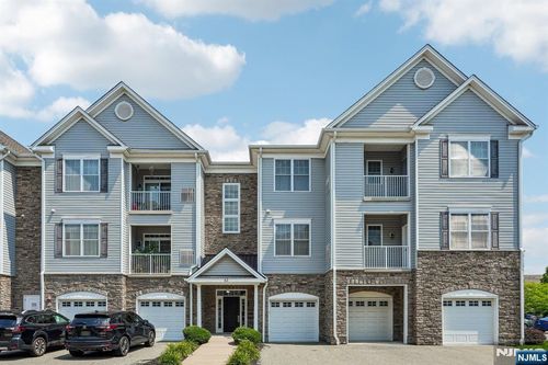 43 Elston Ct, Haskell, NJ, 07420-1130 | Card Image