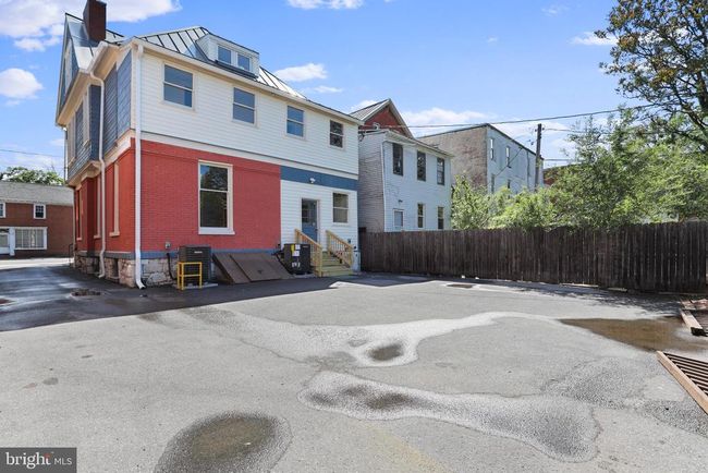 408 W King St, Home with 0 bedrooms, 4 bathrooms and null parking in MARTINSBURG WV | Image 70